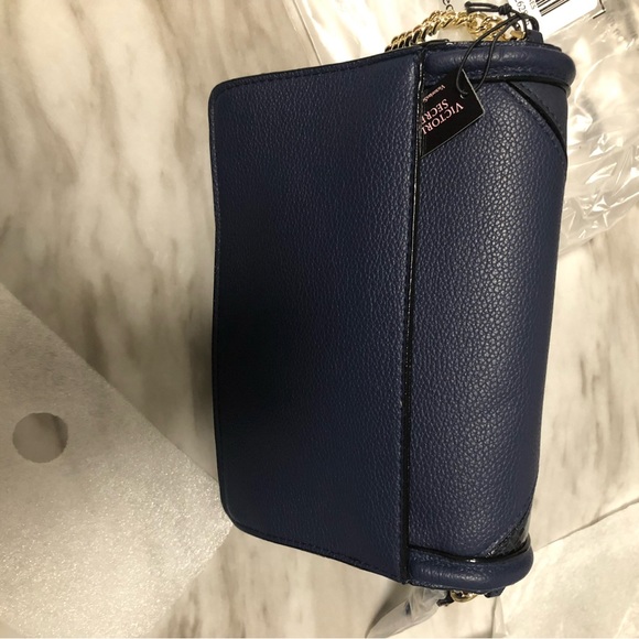 Victoria’s Secret purse. Can be used as a cross body or shoulder - Picture 2 of 5